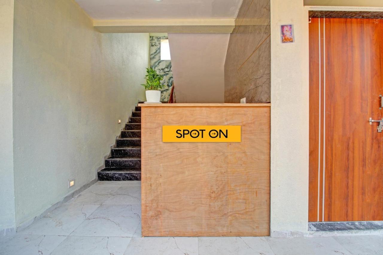 Oyo Hotel Hidden Palace Pune Exteriör bild