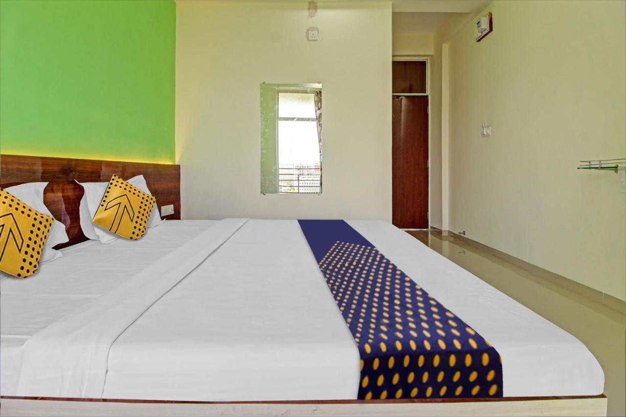 Oyo Hotel Hidden Palace Pune Exteriör bild